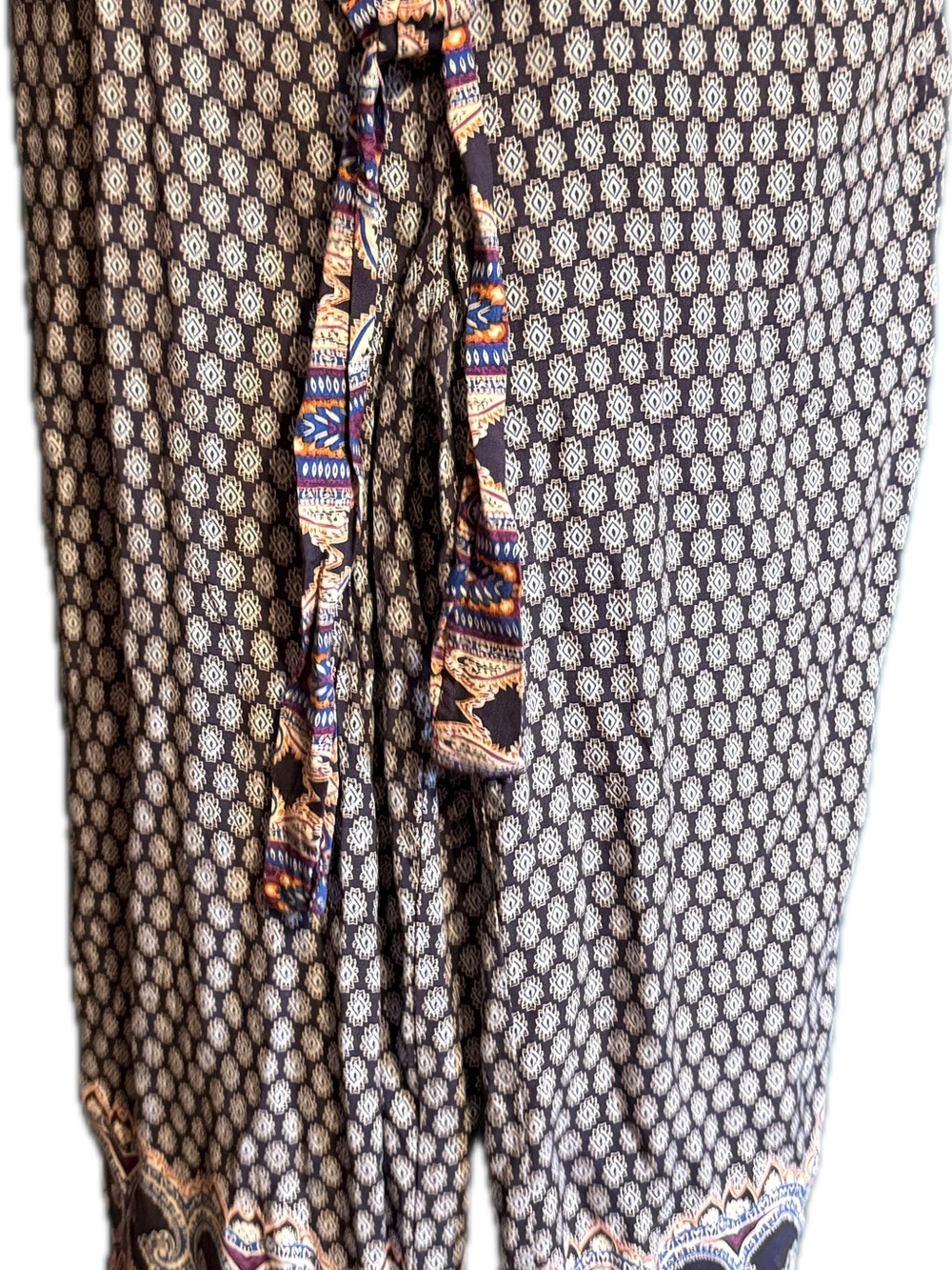 Black and White Printed Tie-Waist Pants